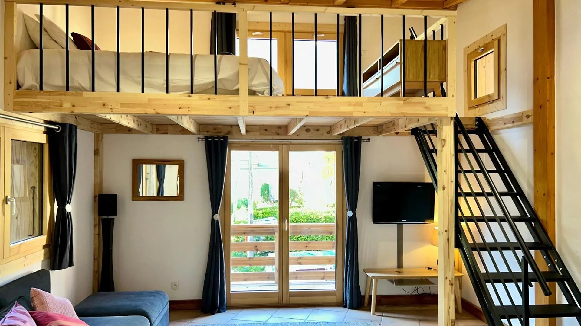 Private Loft Apartment, Central 샤모니 아파트